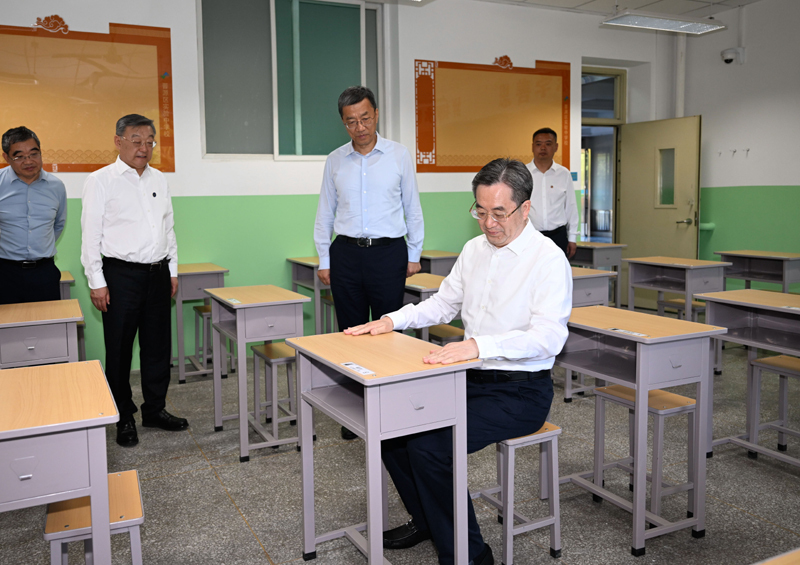 丁薛祥在山西調(diào)研時強(qiáng)調(diào) 守好公平公正“生命線” 確保實(shí)現(xiàn)“平安高考”目標(biāo)